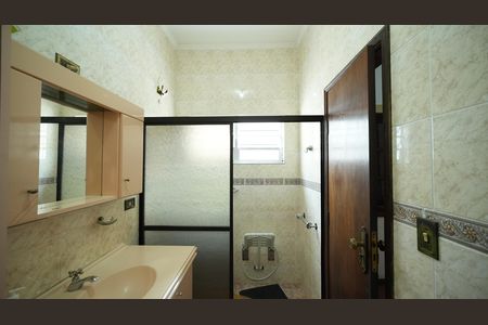 Casa à venda com 300m², 5 quartos e 4 vagasBanheiro da Suíte