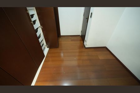 Casa à venda com 300m², 5 quartos e 4 vagasQuarto 1