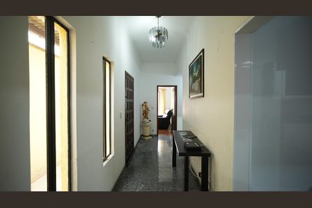 Casa à venda com 300m², 5 quartos e 4 vagasCorredor