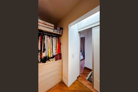 Apartamento à venda com 140m², 3 quartos e 4 vagasCloset