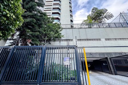 Apartamento à venda com 140m², 3 quartos e 4 vagasFachada - Plaquinha