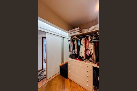 Apartamento à venda com 140m², 3 quartos e 4 vagasCloset