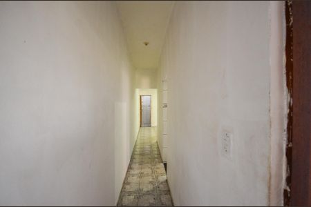 Corredor de casa para alugar com 2 quartos, 140m² em Jardim Santa Lucrecia, São Paulo
