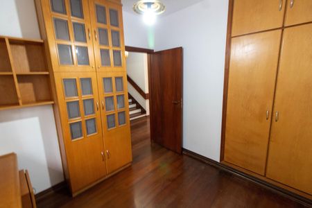 Casa de condomínio para alugar com 325m², 4 quartos e 4 vagasESCRITÓRIO