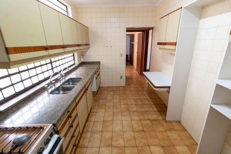 Casa de condomínio para alugar com 325m², 4 quartos e 4 vagasCOZINHA