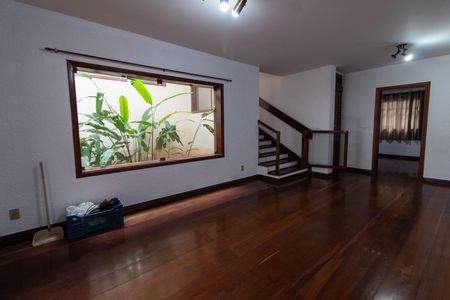Casa de condomínio para alugar com 325m², 4 quartos e 4 vagasSALA DE ESTAR