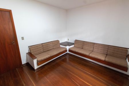 Casa de condomínio para alugar com 325m², 4 quartos e 4 vagasSALA DE TV