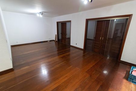 Casa de condomínio para alugar com 325m², 4 quartos e 4 vagasSALA DE ESTAR