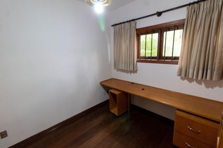 Casa de condomínio para alugar com 325m², 4 quartos e 4 vagasESCRITÓRIO