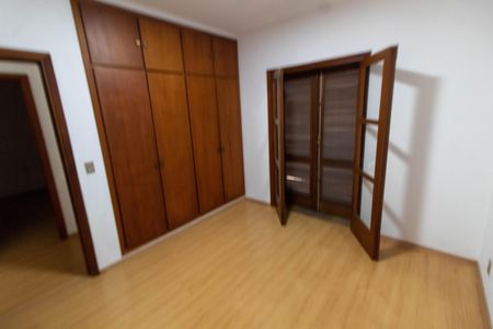 Casa de condomínio para alugar com 325m², 4 quartos e 4 vagasQUARTO 3