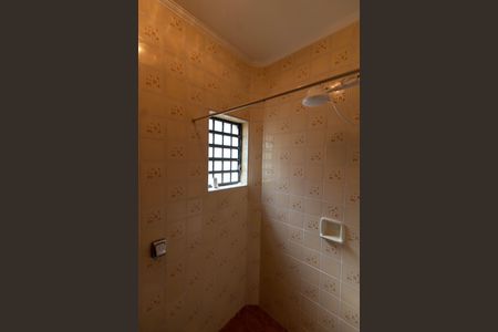 Casa de condomínio para alugar com 325m², 4 quartos e 4 vagasBANHEIRO QUARTO ÁREA DE SERVIÇO