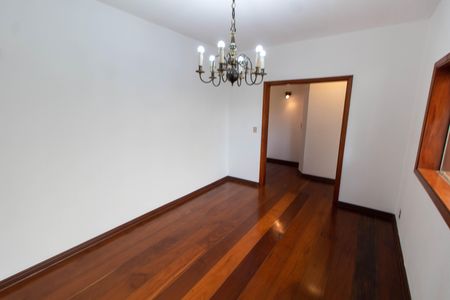 Casa de condomínio para alugar com 325m², 4 quartos e 4 vagasSALA DE JANTAR