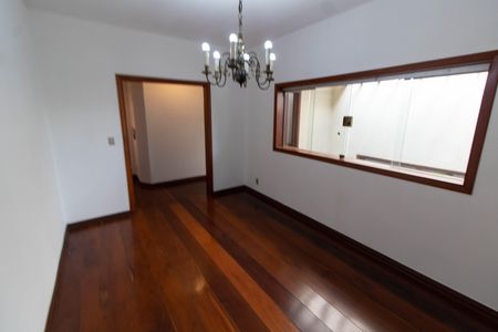 Casa de condomínio para alugar com 325m², 4 quartos e 4 vagasSALA DE JANTAR