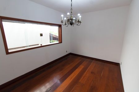 Casa de condomínio para alugar com 325m², 4 quartos e 4 vagasSALA DE JANTAR