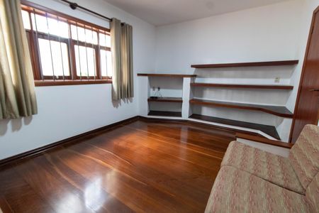 Casa de condomínio para alugar com 325m², 4 quartos e 4 vagasSALA DE TV