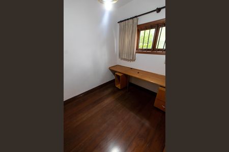 Casa de condomínio para alugar com 325m², 4 quartos e 4 vagasESCRITÓRIO