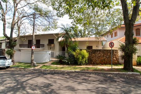 Casa de condomínio para alugar com 325m², 4 quartos e 4 vagasFACHADA