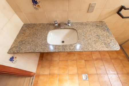 Casa de condomínio para alugar com 325m², 4 quartos e 4 vagasBANHEIRO SOCIAL