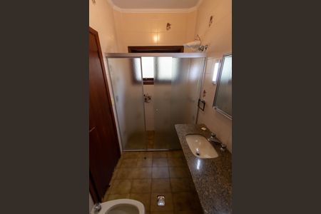 Casa de condomínio para alugar com 325m², 4 quartos e 4 vagasBANHEIRO DA SUITE 2