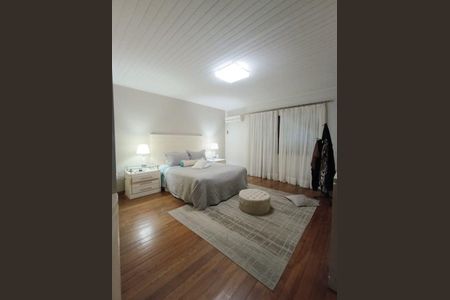 Casa para alugar com 248m², 3 quartos e 7 vagas Casa para alugar com 248m², 3 quartos e 7 vagasQuarta 1