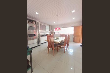 Casa para alugar com 248m², 3 quartos e 7 vagas Casa para alugar com 248m², 3 quartos e 7 vagasCozinha