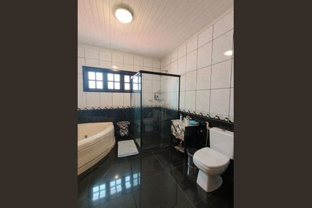 Casa para alugar com 248m², 3 quartos e 7 vagas Casa para alugar com 248m², 3 quartos e 7 vagasBanheiro 1