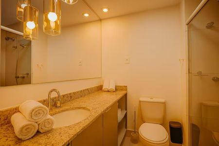 Banheiro de kitnet/studio para alugar com 1 quarto, 27m² em Partenon, Porto Alegre