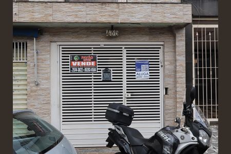 Casa à venda com 158m², 3 quartos e 1 vagaFachada e portão