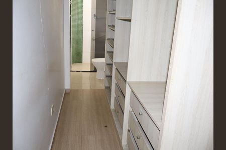 Casa à venda com 158m², 3 quartos e 1 vagaCloset da suíte