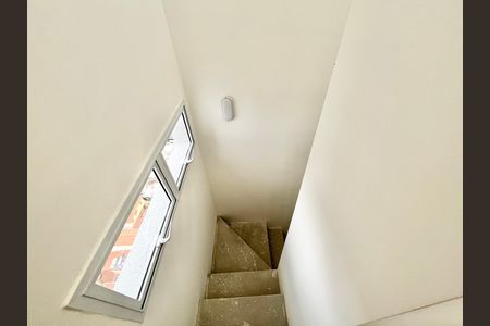 Apartamento à venda com 81m², 1 quarto e sem vaga Apartamento à venda com 81m², 1 quarto e sem vagaEscada