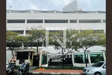 Apartamento à venda com 44m², 2 quartos e 1 vaga Apartamento à venda com 44m², 2 quartos e 1 vagaFachada e portaria