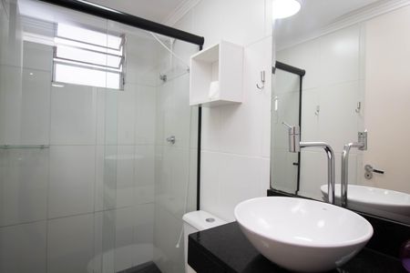 Banheiro de apartamento à venda com 2 quartos, 44m² em Gopouva, Guarulhos