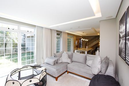 Casa para alugar com 360m², 5 quartos e 3 vagasSala