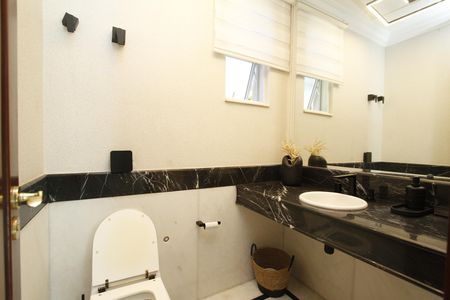 Casa para alugar com 360m², 5 quartos e 3 vagasLavabo