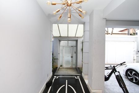 Casa para alugar com 360m², 5 quartos e 3 vagasEntrada