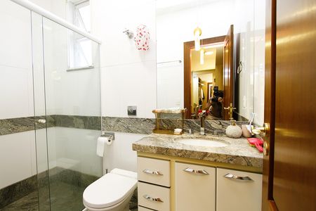 Casa para alugar com 360m², 5 quartos e 3 vagasBanheiro do Quarto 3