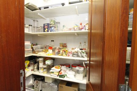 Casa para alugar com 360m², 5 quartos e 3 vagasDespensa