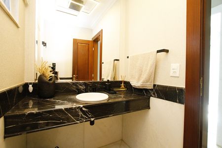 Casa para alugar com 360m², 5 quartos e 3 vagasLavabo