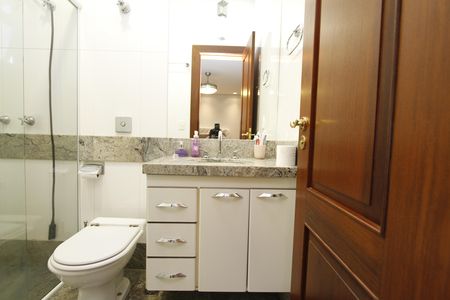 Casa para alugar com 360m², 5 quartos e 3 vagasBanheiro do Quarto 4