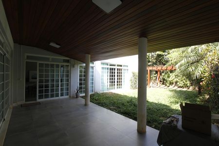 Casa para alugar com 360m², 5 quartos e 3 vagasÁrea externa