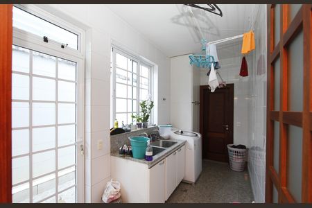 Casa para alugar com 360m², 5 quartos e 3 vagasÁrea de Serviço