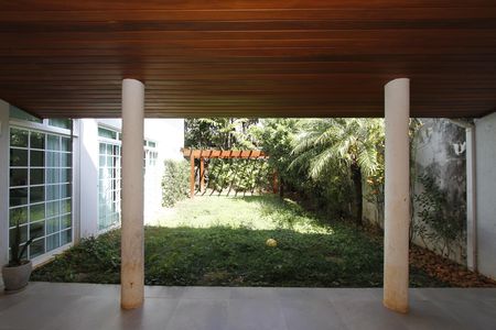 Casa para alugar com 360m², 5 quartos e 3 vagasÁrea externa