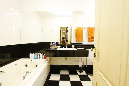 Casa para alugar com 360m², 5 quartos e 3 vagasBanheiro do Quarto 1