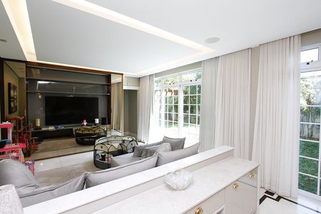 Casa para alugar com 360m², 5 quartos e 3 vagasSala