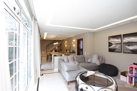 Casa para alugar com 360m², 5 quartos e 3 vagasSala