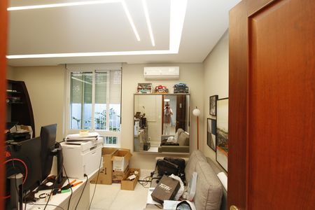 Casa para alugar com 360m², 5 quartos e 3 vagasEscritório