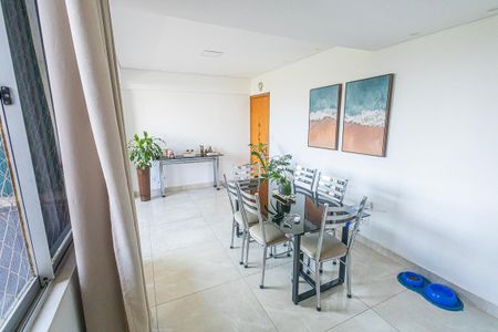 Sala de apartamento para alugar com 3 quartos, 70m² em Manacás, Belo Horizonte