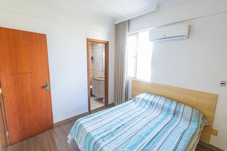 Quarto 1/ suite de apartamento para alugar com 3 quartos, 70m² em Manacás, Belo Horizonte