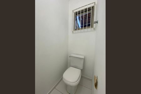 Casa de condomínio à venda com 144m², 2 quartos e 1 vaga Casa de condomínio à venda com 144m², 2 quartos e 1 vagaBanheiro 2