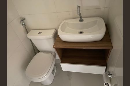 Casa de condomínio à venda com 144m², 2 quartos e 1 vaga Casa de condomínio à venda com 144m², 2 quartos e 1 vagaBanheiro